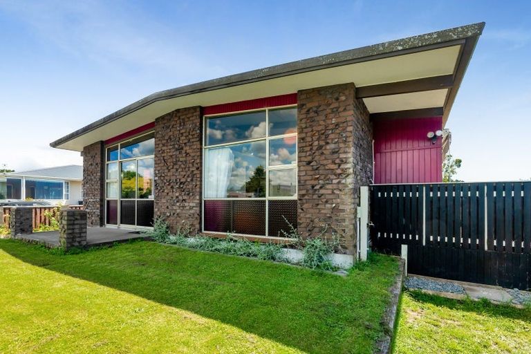 Photo of property in 8 Rewa Street, Inglewood, 4330