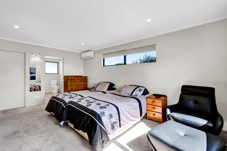 Photo of property in 49 Links Drive, Waiwhakaiho, New Plymouth, 4312