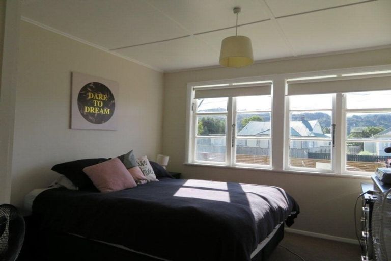 Photo of property in 10 Hughes Crescent, Taita, Lower Hutt, 5011