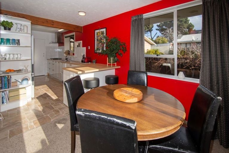 Photo of property in 56 Effingham Street, North New Brighton, Christchurch, 8083