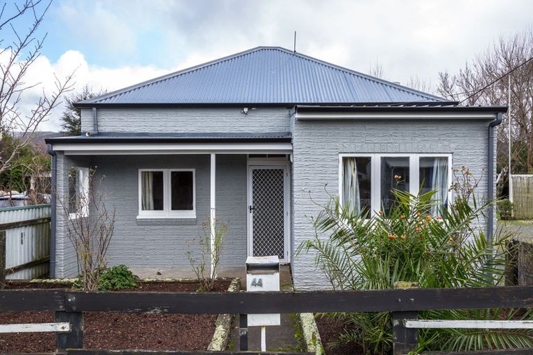 Photo of property in 44 Waite Street, Featherston, 5710