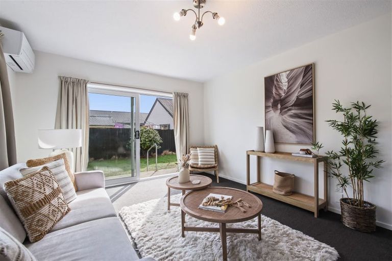 Photo of property in 2/2 Queenspark Drive, Parklands, Christchurch, 8083