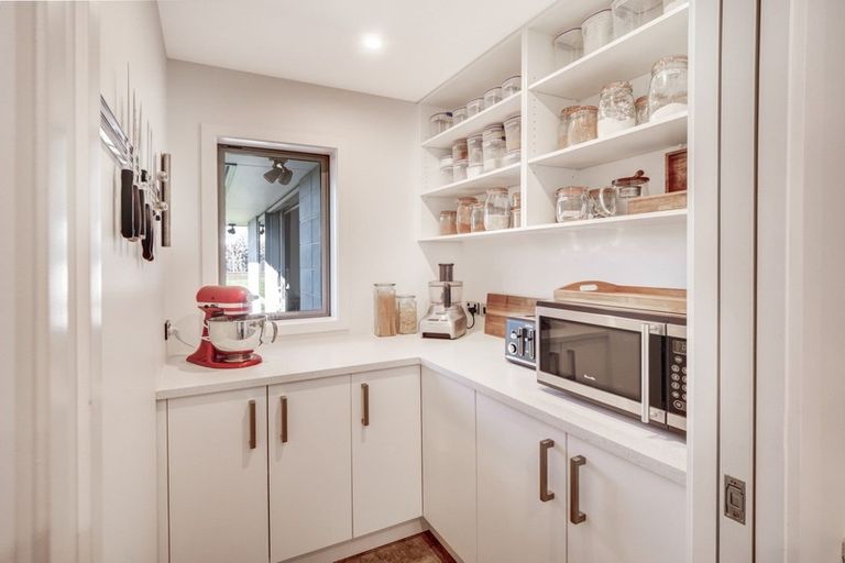 Photo of property in 7e Whakatomo Place, Havelock North, 4130