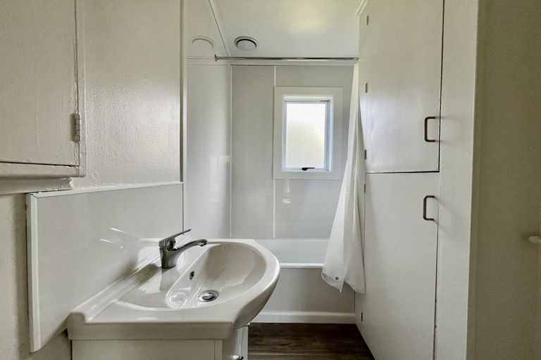 Photo of property in 59 Pah Road, Cockle Bay, Auckland, 2014