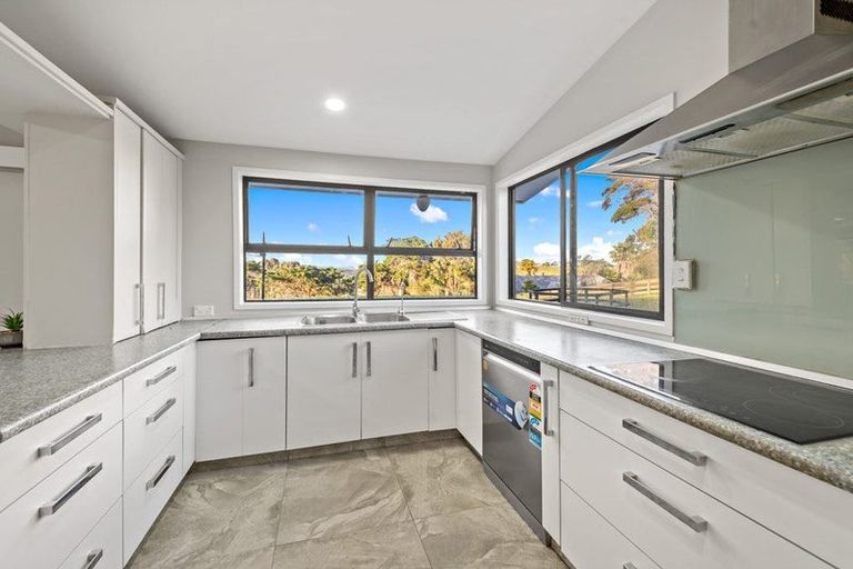 Photo of property in 87 Spur Road, Stillwater, Silverdale, 0993