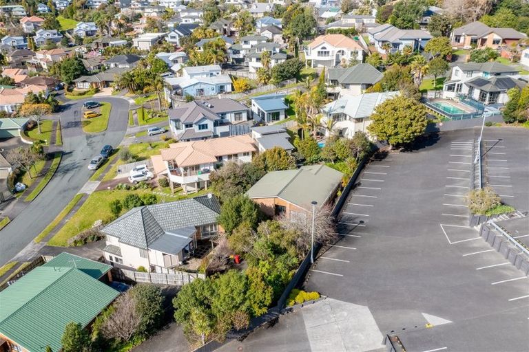 Photo of property in 1/3 Jacanas Place, Unsworth Heights, Auckland, 0632