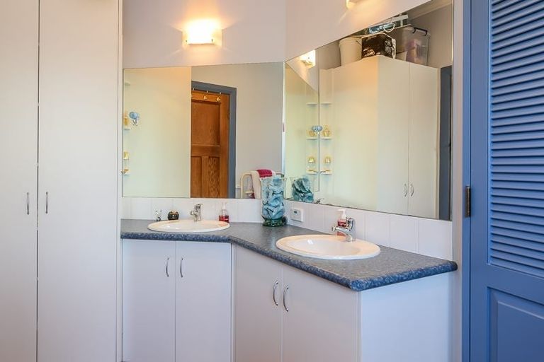 Photo of property in 51 Rotherham Terrace, Miramar, Wellington, 6022