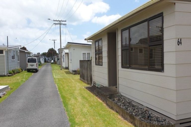 Photo of property in 64 Fifth Avenue, Urenui, 4377