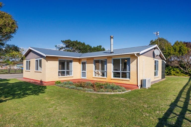 Photo of property in 112 Avenue Road, Foxton, 4891