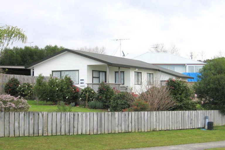 Photo of property in 28 Governor Grey Road, Snells Beach, 0920