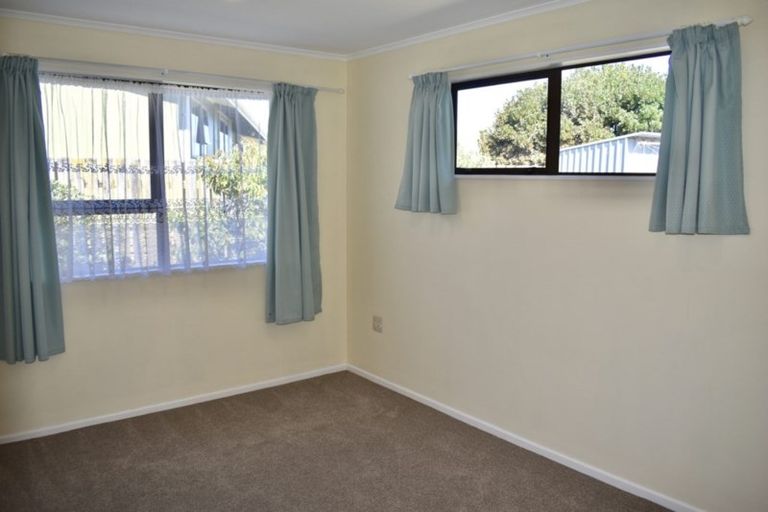 Photo of property in 8 Hewson Crescent, Otaki Beach, Otaki, 5512