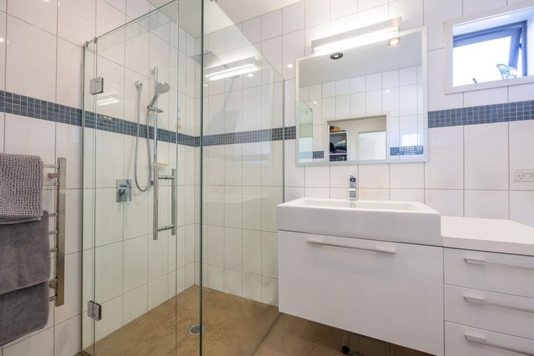 Photo of property in 16 Bevan Place, Wanaka, 9305