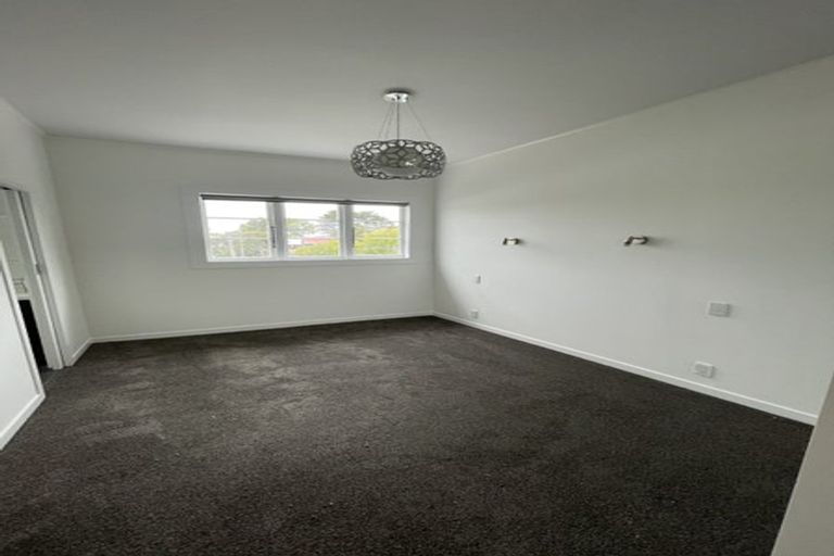 Photo of property in 80 Kaurilands Road, Titirangi, Auckland, 0604