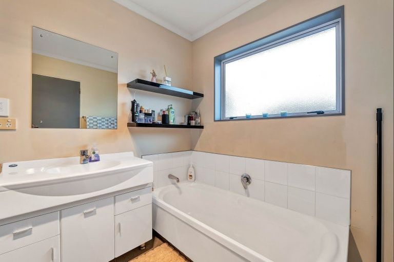 Photo of property in 75 Tauhuri Street, Manaia, 4612