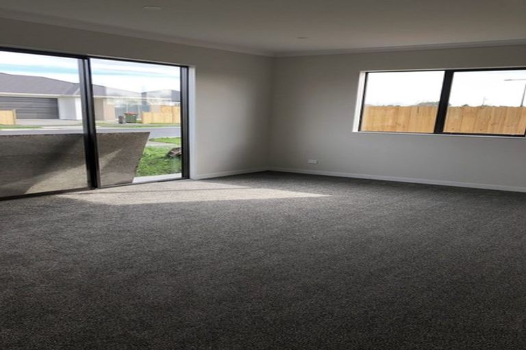 Photo of property in 41 Sapwood Crescent, Takanini, 2110