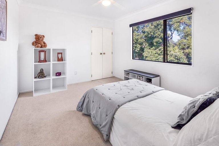 Photo of property in 18 Longwood Place, Harrowfield, Hamilton, 3210