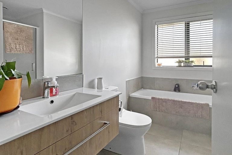 Photo of property in 13 Ballantyne Avenue, Te Kauwhata, 3710
