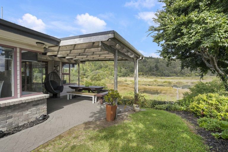 Photo of property in 106 Whitby Place, Whangamata, 3620