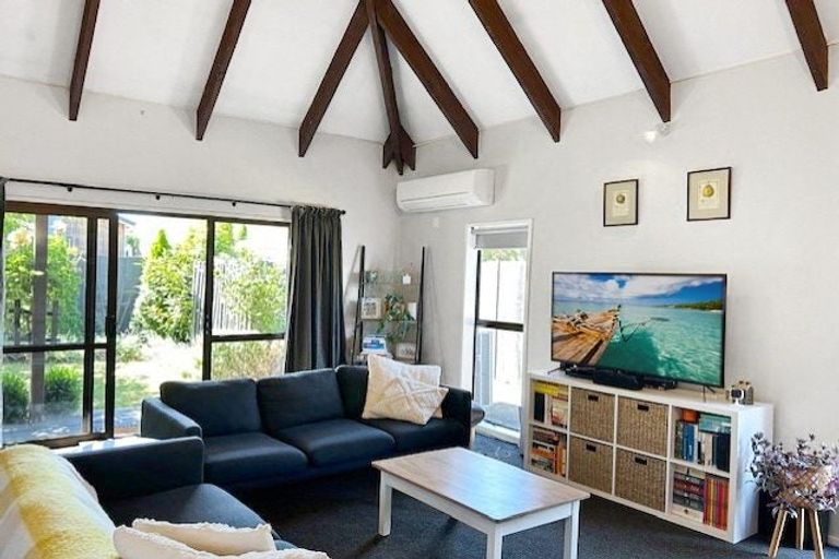 Photo of property in 31a Larch Place, Casebrook, Christchurch, 8051