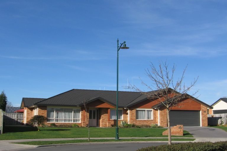 Photo of property in 15 Thistlewood Avenue, Hamilton East, Hamilton, 3216