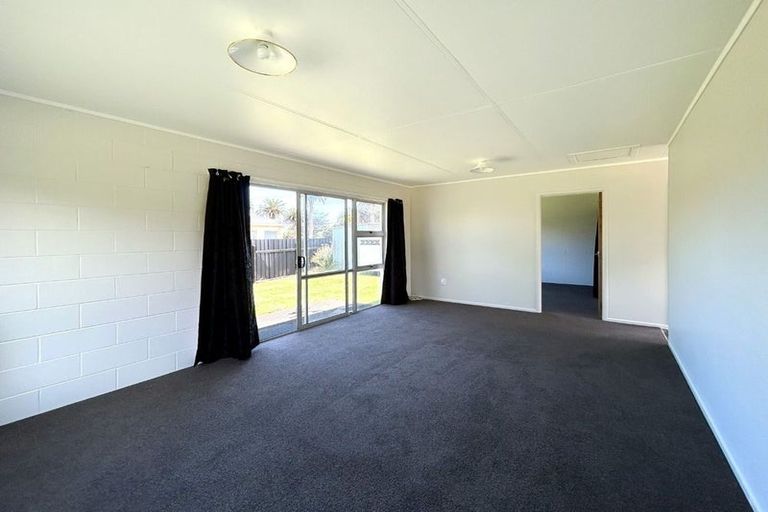 Photo of property in 2/52 Bayly Street, Waitara, 4320
