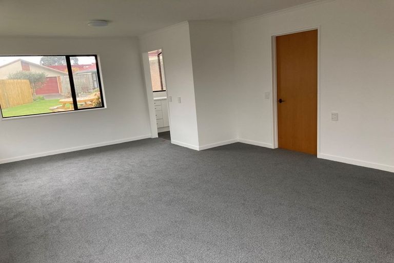 Photo of property in 1 Masonic Close, Takaro, Palmerston North, 4412