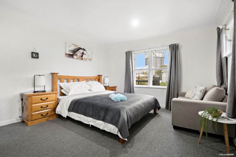 Photo of property in 1/8a Bracken Avenue, Takapuna, Auckland, 0622