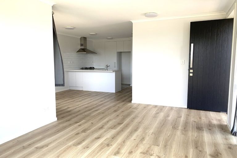 Photo of property in 3 Weka Close, Red Beach, 0932