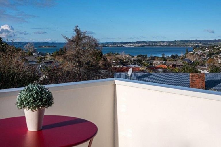 Photo of property in 1/33 Mellons Bay Road, Mellons Bay, Auckland, 2014