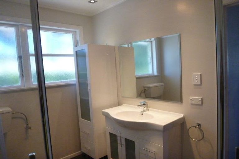 Photo of property in 1/52 Cruickshank Road, Clouston Park, Upper Hutt, 5018