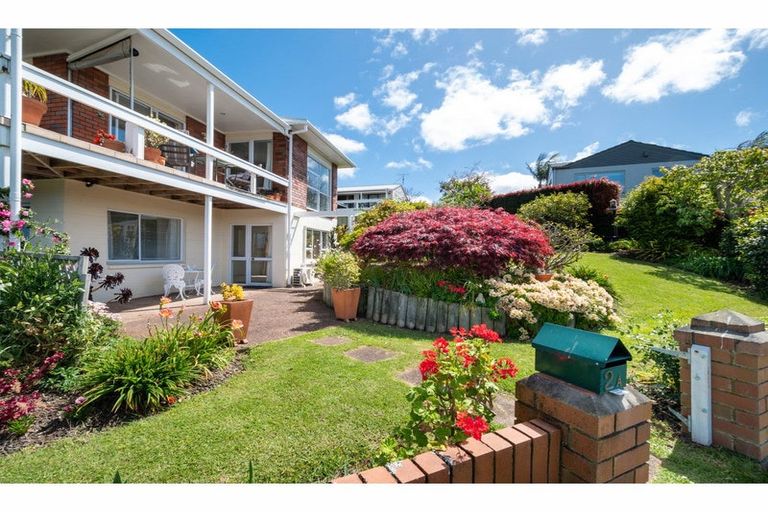 Photo of property in 2 Parkside Road, West Harbour, Auckland, 0618