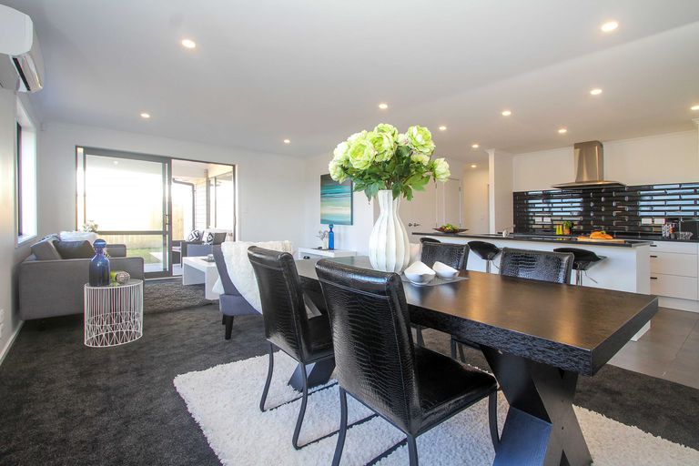 Photo of property in 22 Nellie Drive, Kumeu, 0810