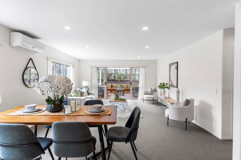 Photo of property in 11 Kouras Place, Flat Bush, Auckland, 2016