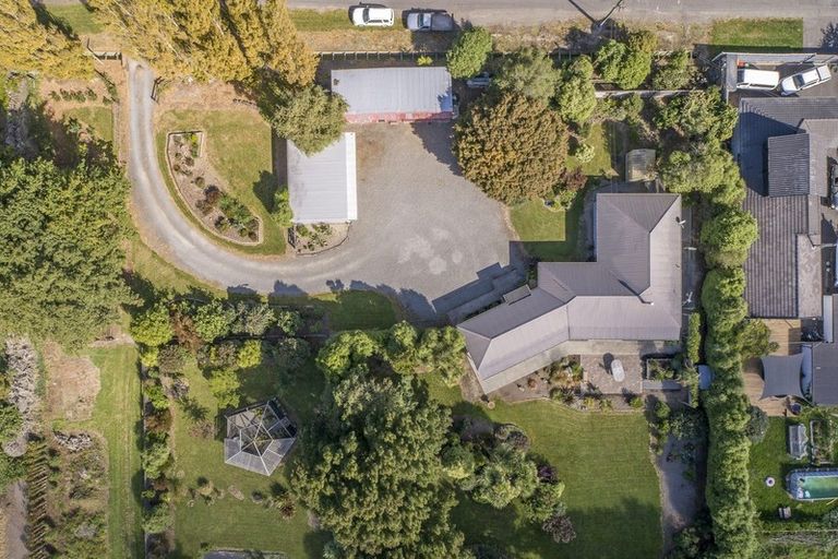 Photo of property in 21 Mcsaveneys Road, Marshland, Christchurch, 8051