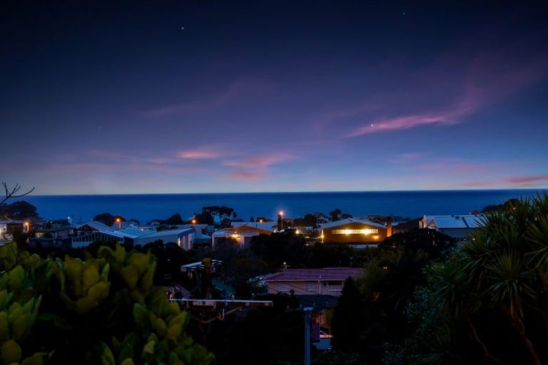 Photo of property in 335c Devon Street West, New Plymouth, 4310