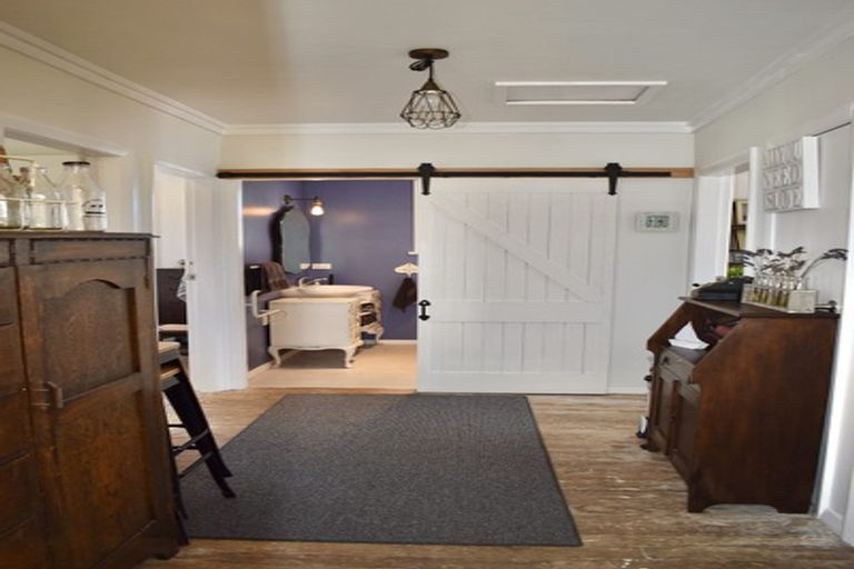 Photo of property in 60 Sarah Street, Waikawa Beach, Levin, 5573