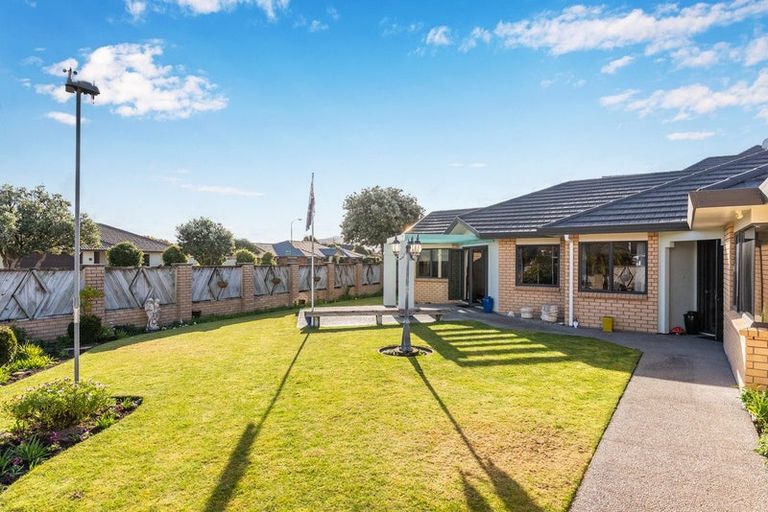 Photo of property in 1 Quadrant Heights, Paraparaumu, 5032