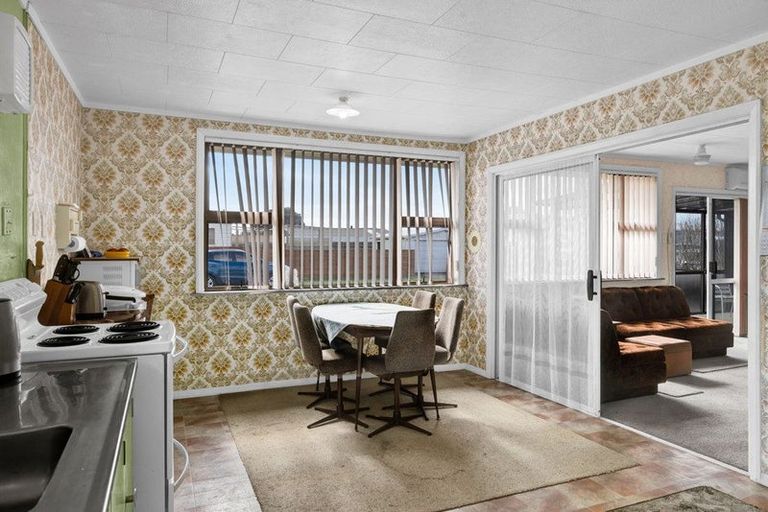 Photo of property in 27 Pacey Avenue, Hawera, 4610