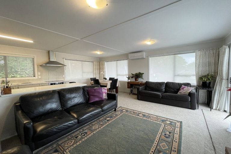 Photo of property in 1/3 Leith Way, Rothesay Bay, Auckland, 0630