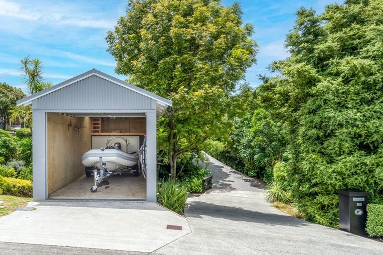 Photo of property in 100 Beach Road, Mellons Bay, Auckland, 2014