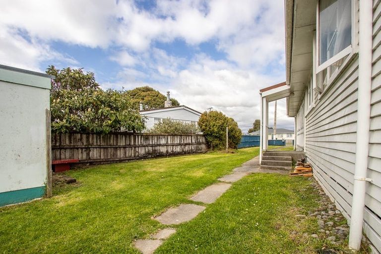 Photo of property in 9 Temuera Street, Otaki, 5512