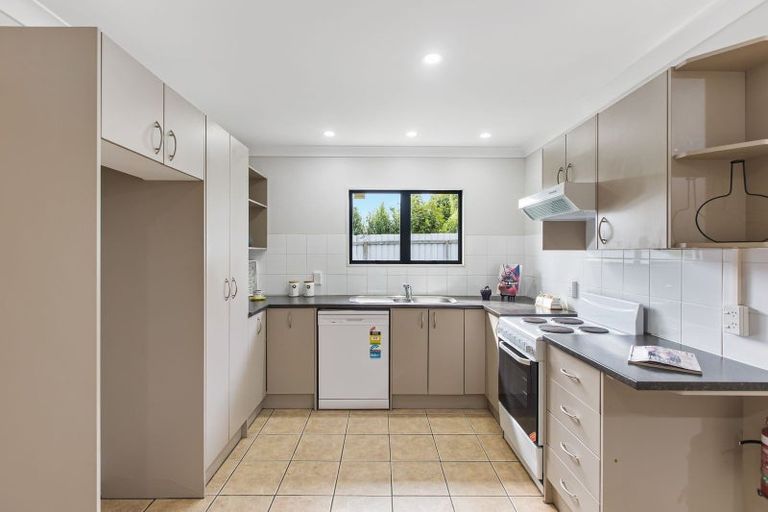 Photo of property in 48d Tironui Road, Takanini, 2112