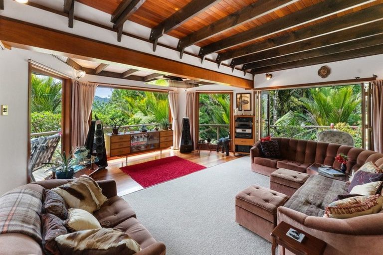 Photo of property in 27a Tane Road, Laingholm, Auckland, 0604