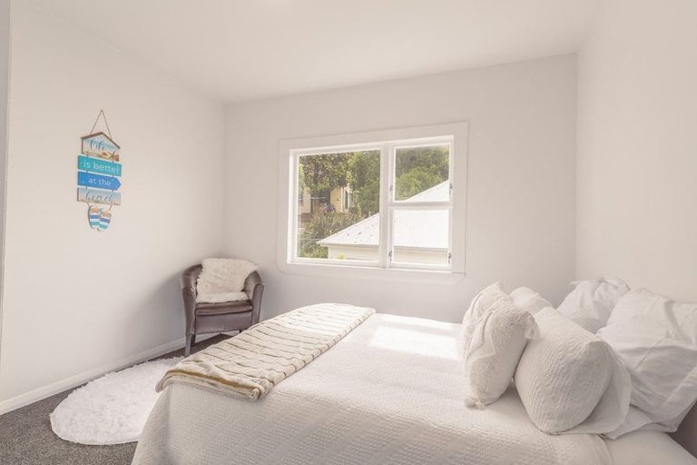 Photo of property in 24 Voelas Road, Lyttelton, 8082