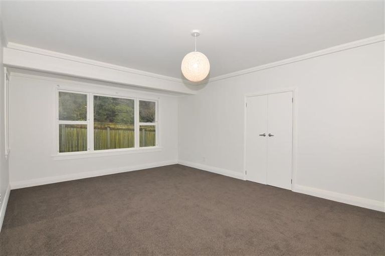 Photo of property in 50 Seddon Street, Waikanae, 5036