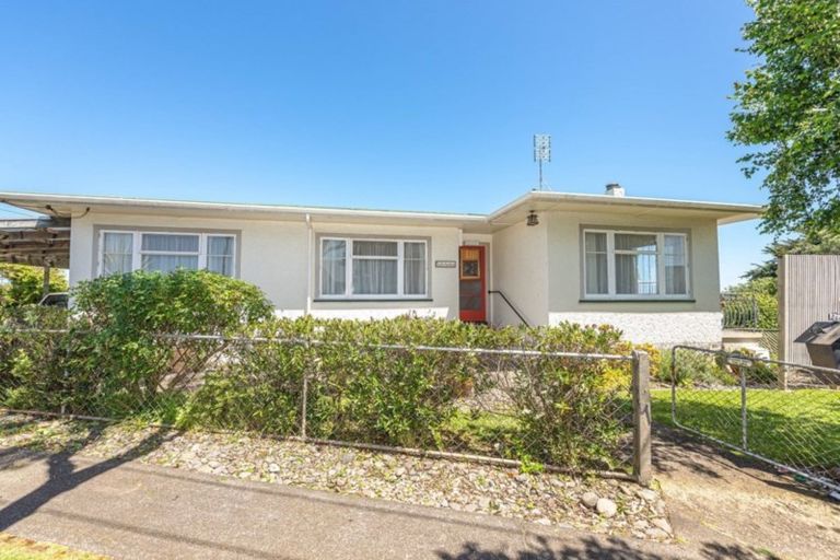 Photo of property in 18 Toro Street, Durie Hill, Whanganui, 4500