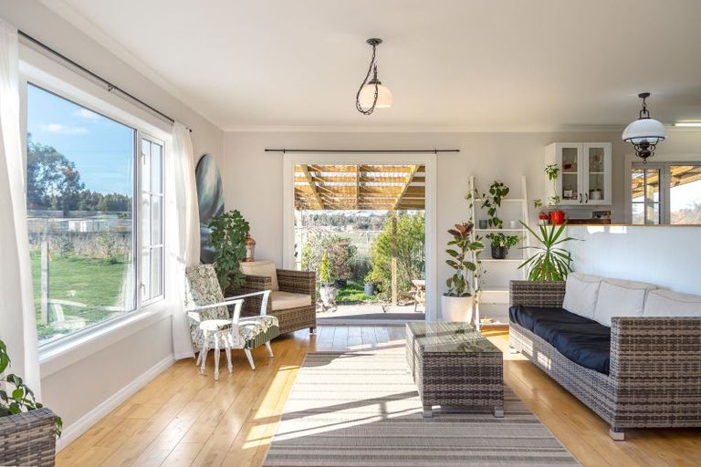 Photo of property in 31 Otawa Drive, West Taratahi, Masterton, 5887