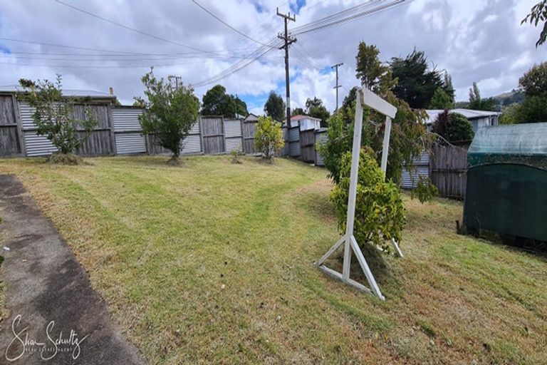 Photo of property in 14 View Street, Maungaturoto, 0520