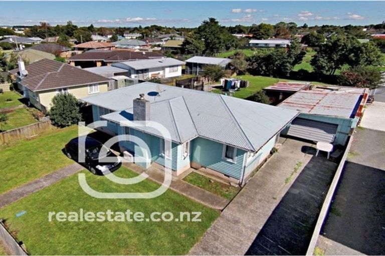 Photo of property in 33 Sutton Crescent, Papakura, 2110