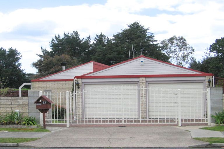 Photo of property in 23 Berwick Place, Mount Maunganui, 3116